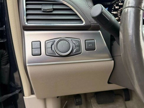 Used 2013 Lincoln MKX FWD image 21