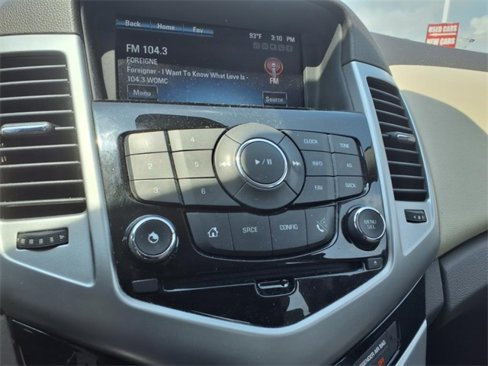 Used 2016 Chevrolet Cruze LT image 16