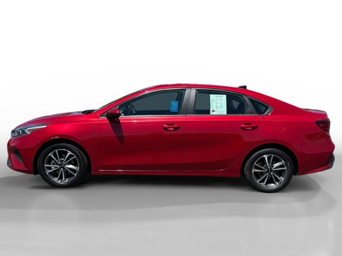 Used 2022 Kia Forte LXS image 2
