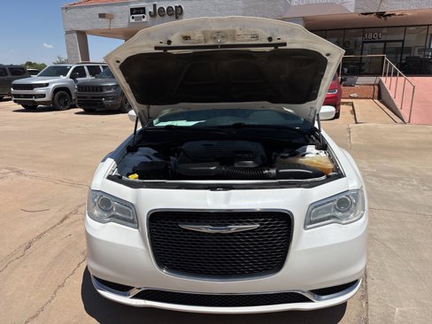 Used 2015 Chrysler 300 Limited image 48