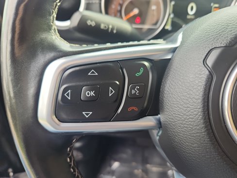 Used 2019 Jeep Wrangler Unlimited Sahara image 18