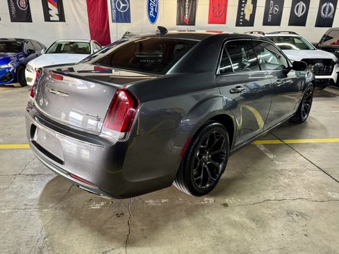 Used 2019 Chrysler 300 S image 8