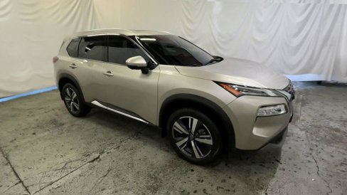 Used 2021 Nissan Rogue SL w/ Premium Package image 2