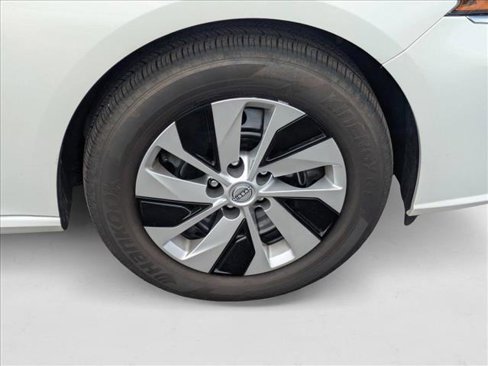 Used 2025 Nissan Altima 2.5 S image 21