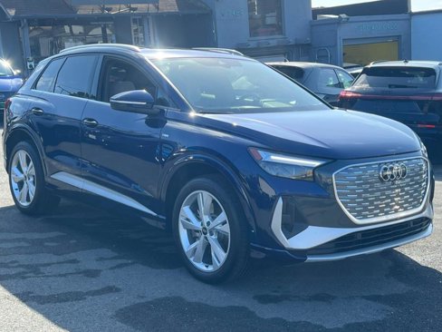 Used 2023 Audi Q4 e-tron Premium Plus w/ Premium Plus image 4