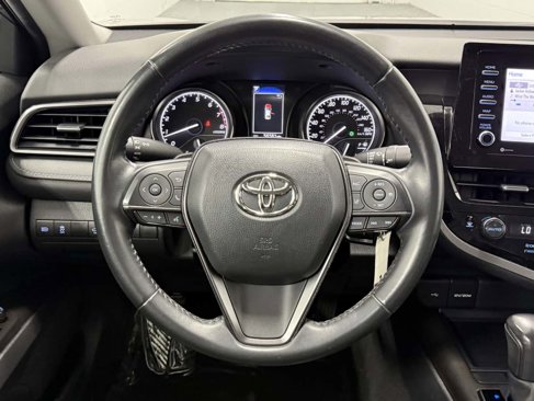 Used 2023 Toyota Camry SE image 16