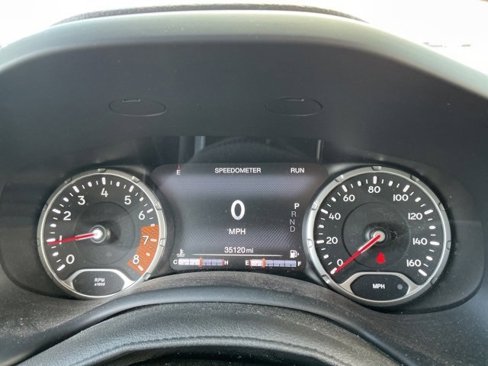 Used 2023 Jeep Renegade Latitude image 24