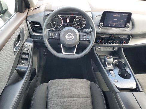 Used 2021 Nissan Rogue SV image 16