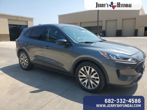 Used 2022 Ford Escape SE w/ SE Sport Appearance Package image 2