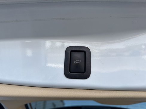 Used 2017 Toyota Highlander XLE image 36