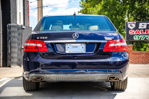 Used 2010 Mercedes-Benz E 350 4MATIC Sedan image 3