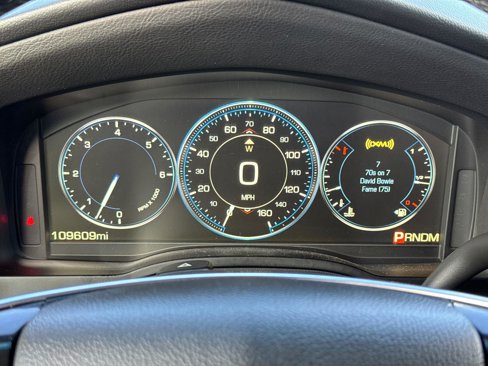 Used 2015 Cadillac Escalade Premium image 32