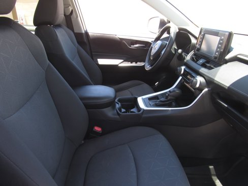 Used 2019 Toyota RAV4 XLE image 9
