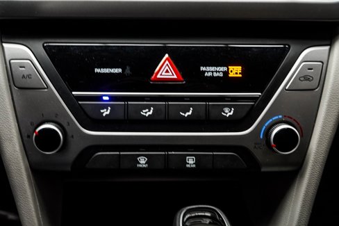 Used 2017 Hyundai Elantra SE image 19