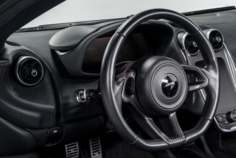 Used 2020 McLaren 570S Spider image 13