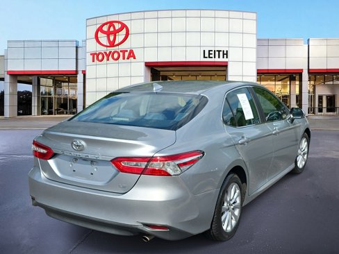 Used 2019 Toyota Camry LE image 5