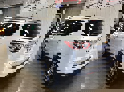 Used 2016 Chevrolet Traverse LT image 3