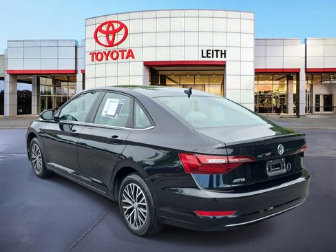 Used 2021 Volkswagen Jetta SE w/ SE Cold Weather Package image 7
