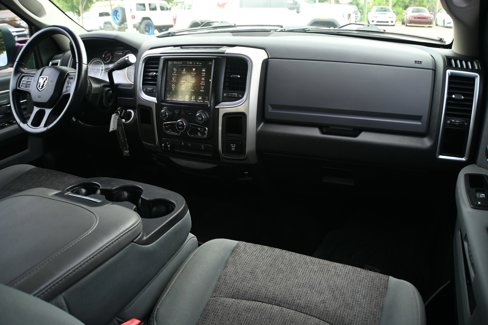 Used 2017 RAM 3500 SLT w/ Luxury Group image 20