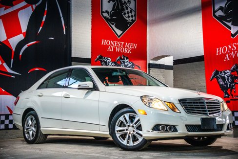 Used 2010 Mercedes-Benz E 350 4MATIC Sedan image 1