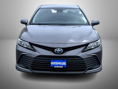Used 2022 Toyota Camry LE image 2