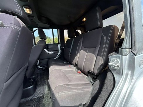Used 2015 Jeep Wrangler Unlimited Sahara w/ Connectivity Group image 41