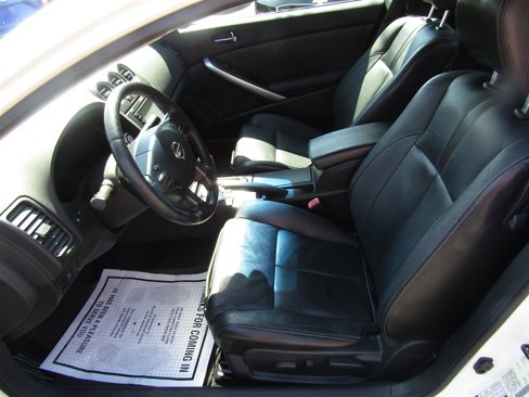Used 2010 Nissan Altima 3.5 SR w/ Leather Pkg image 17