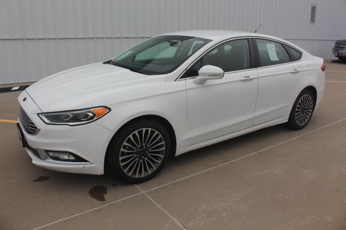 Used 2017 Ford Fusion SE w/ Fusion SE Technology Package image 1