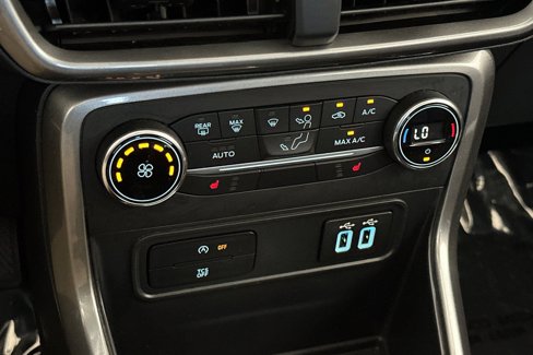 Used 2020 Ford EcoSport SE image 22