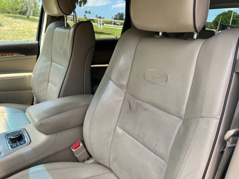 Used 2013 Jeep Grand Cherokee Overland image 18