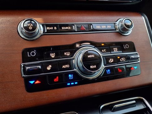 Used 2020 Lincoln Aviator Reserve w/ Equipment Group 202A image 8