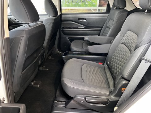 Used 2022 Nissan Pathfinder SV w/ SV Premium Package image 44