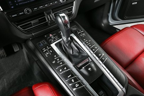 Certified 2021 Porsche Macan S image 18