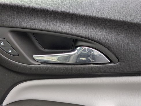 Used 2023 Chevrolet Equinox LS image 34