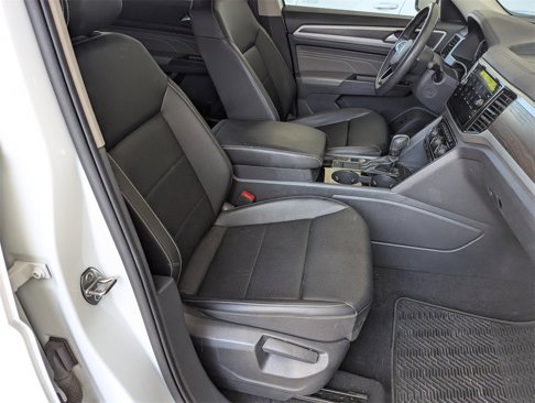 Certified 2023 Volkswagen Atlas SE w/ Black Wheel Package image 40
