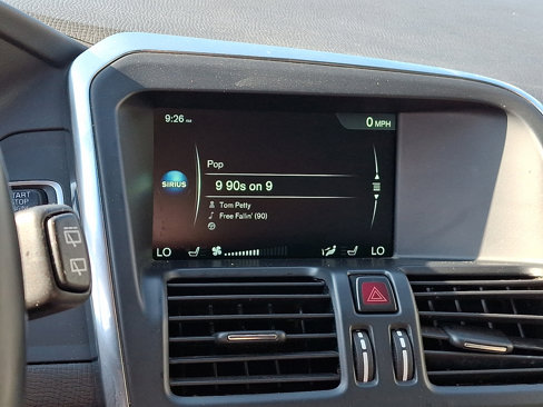 Used 2017 Volvo XC60 T6 Dynamic w/ Preferred Option Package image 16