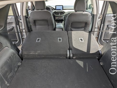 Used 2022 Ford Escape SE image 19
