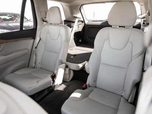 Used 2021 Volvo XC90 T6 Momentum image 27