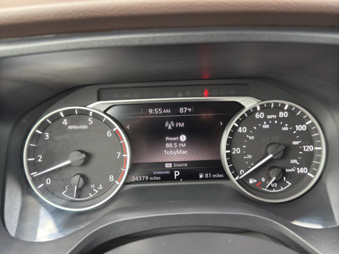 Used 2023 Nissan Rogue SV image 34
