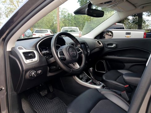 Used 2019 Jeep Compass Latitude w/ Popular Equipment Group image 17