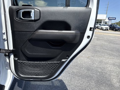 Used 2021 Jeep Wrangler Unlimited Sahara image 29