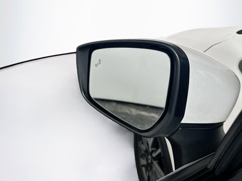 Used 2022 Nissan Versa SV image 16
