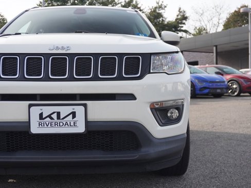 Used 2018 Jeep Compass Latitude w/ Cold Weather Group image 11