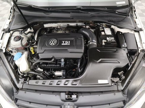 Used 2018 Volkswagen Golf R 4-Door image 30