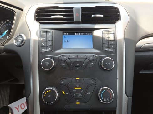 Used 2020 Ford Fusion S image 18
