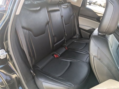 Used 2022 Jeep Compass Limited image 19
