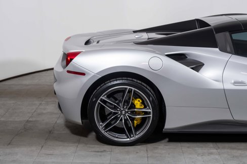 Used 2016 Ferrari 488 Spider image 19