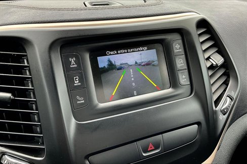 Used 2017 Jeep Cherokee Latitude image 18