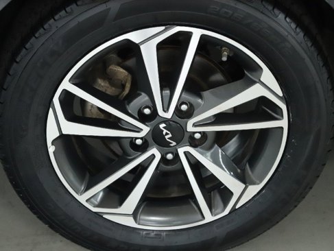 Used 2023 Kia Forte LXS image 12