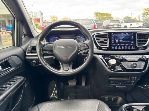 Certified 2019 Chrysler Pacifica Touring-L Plus w/ Advanced Safetytec Group image 16